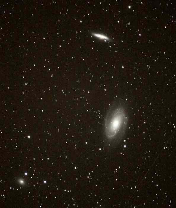 M81M82