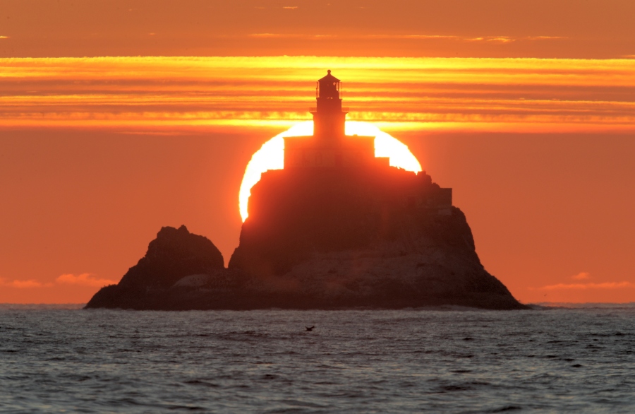 LighthouseSunset