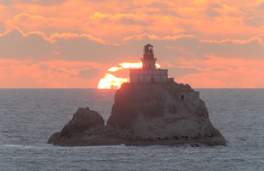 LighthouseSunset