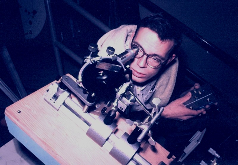 Ji9m-LaserClose