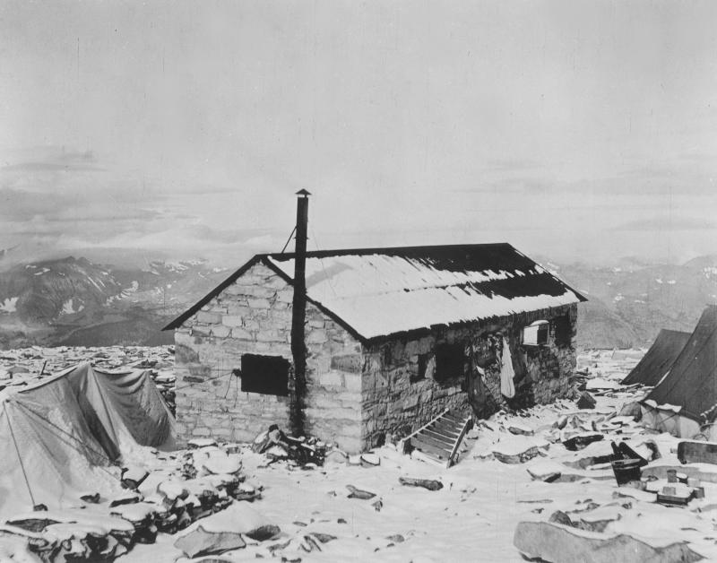 MtWhitneyHut